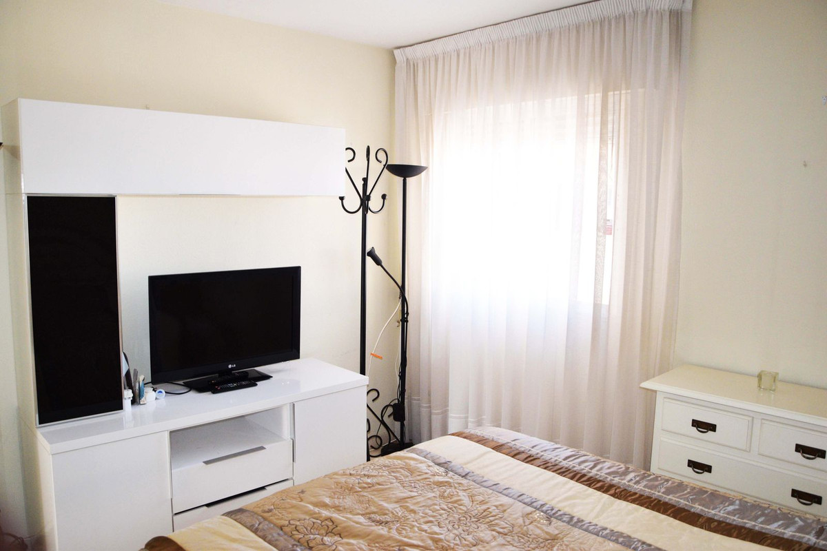 2 Bed Apartment for sale in Fuengirola Costa Del Sol, Málaga, Spain