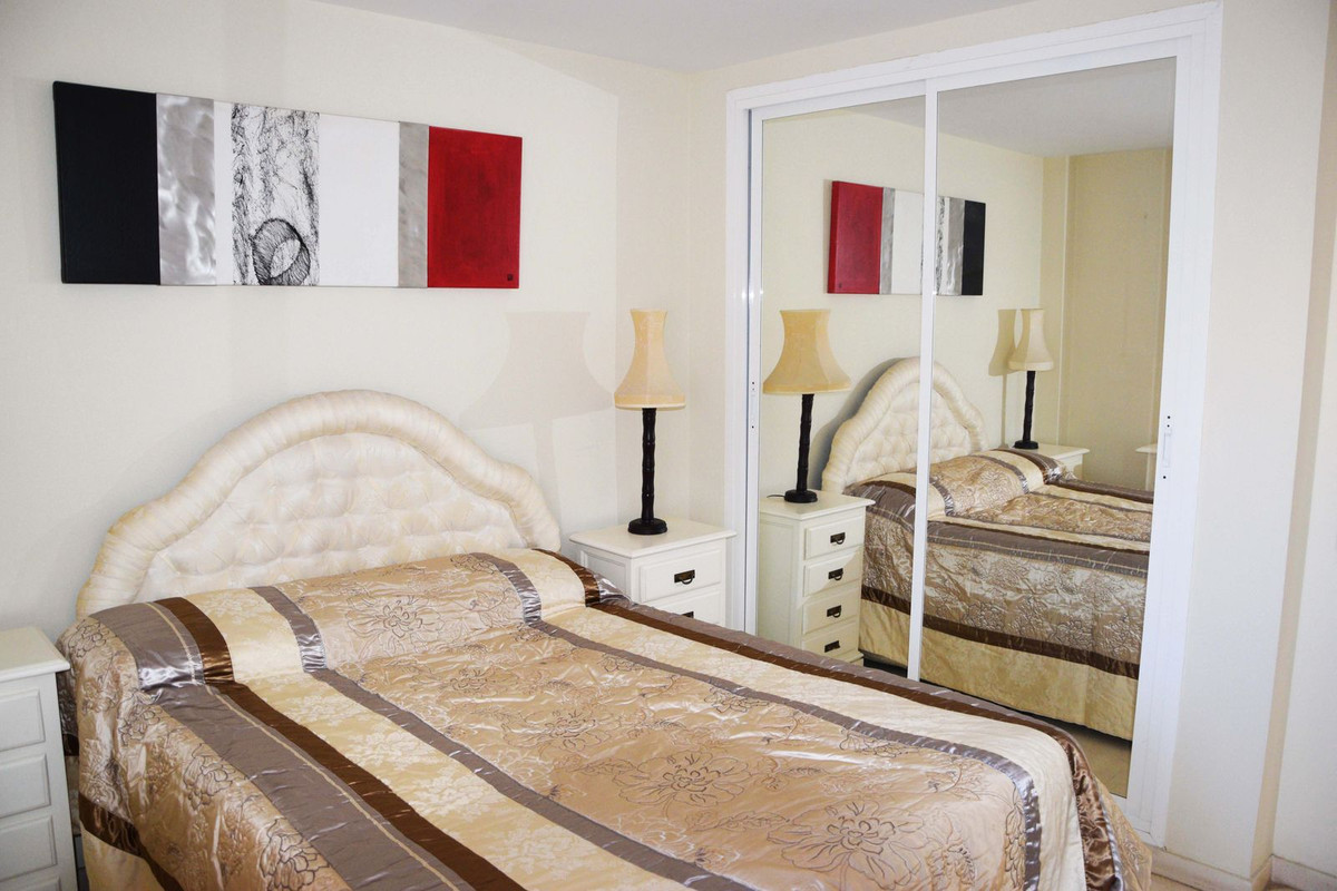 2 Bed Apartment for sale in Fuengirola Costa Del Sol, Málaga, Spain