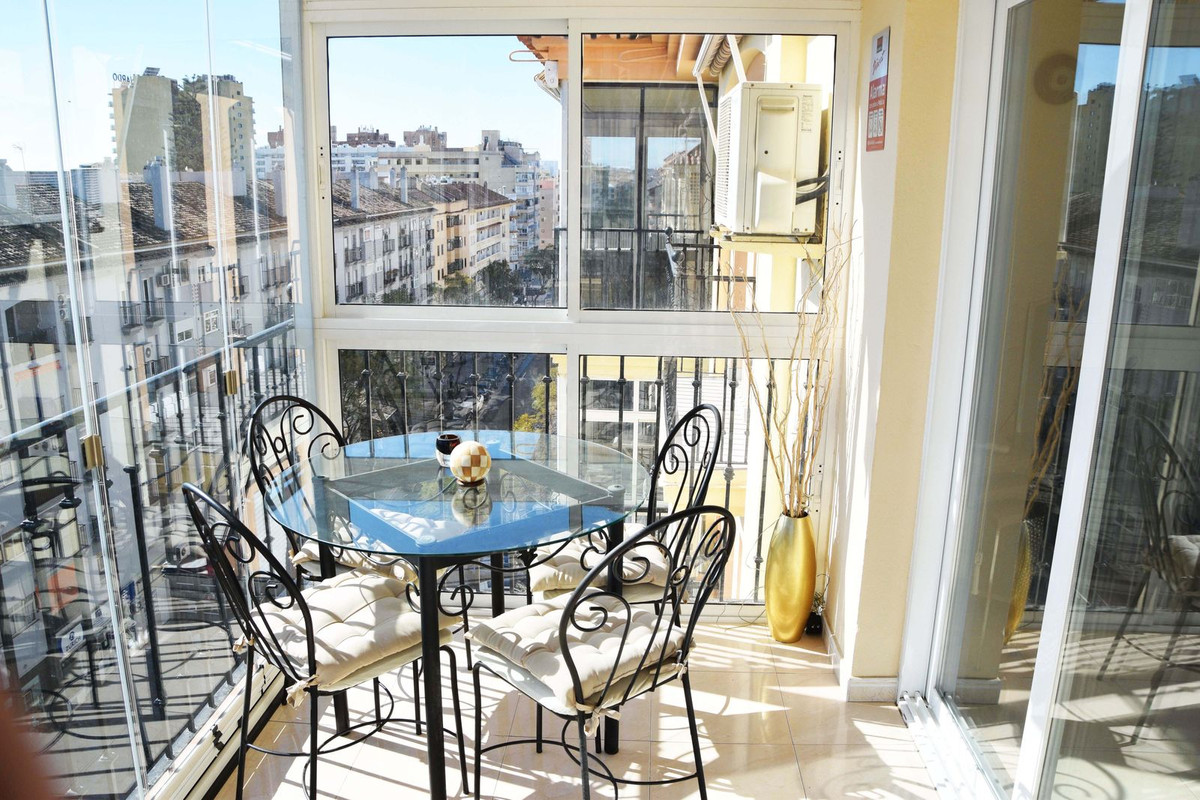 2 Bed Apartment for sale in Fuengirola Costa Del Sol, Málaga, Spain