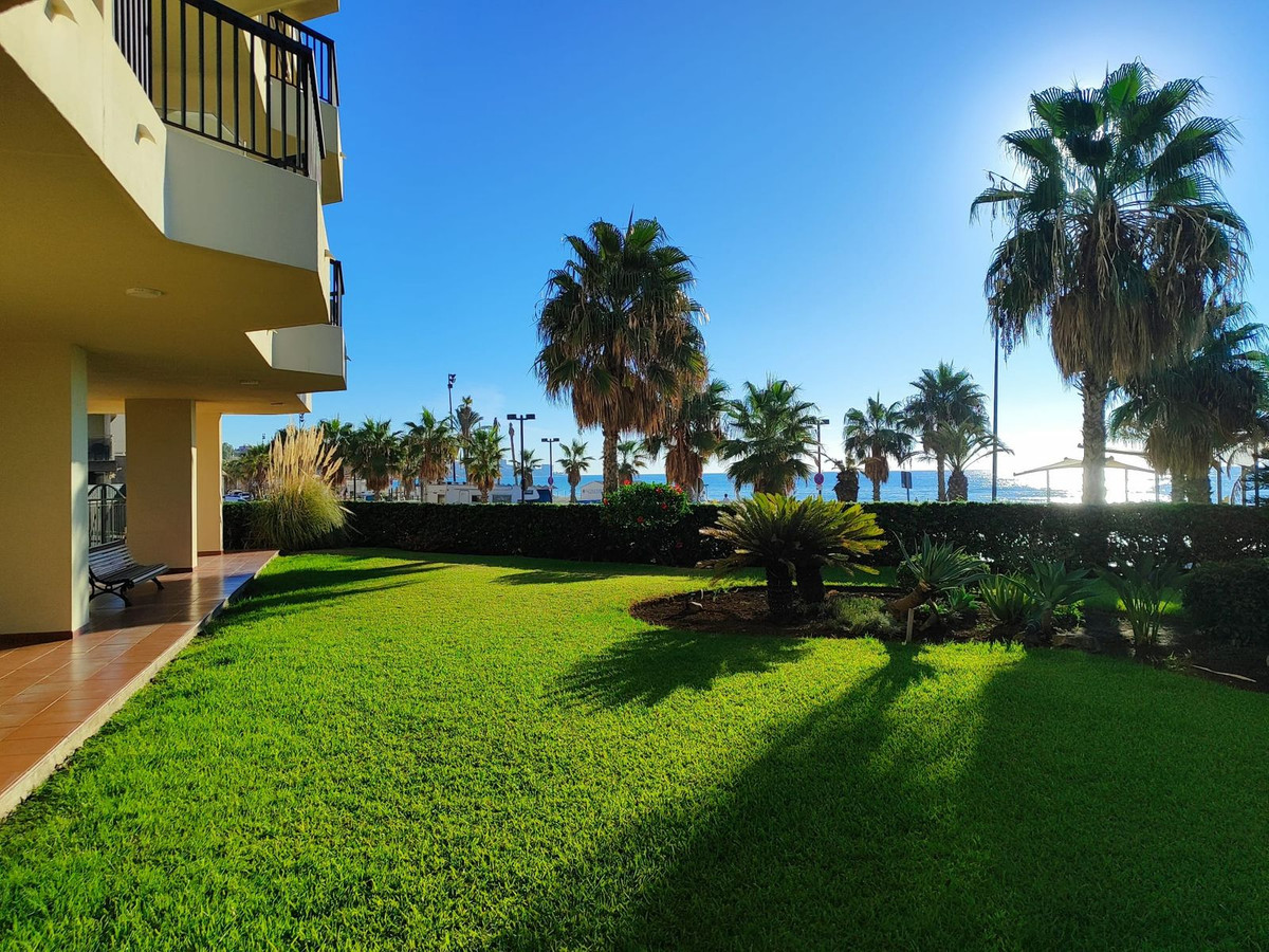 2 Bed Apartment for sale in Fuengirola Costa Del Sol, Málaga, Spain