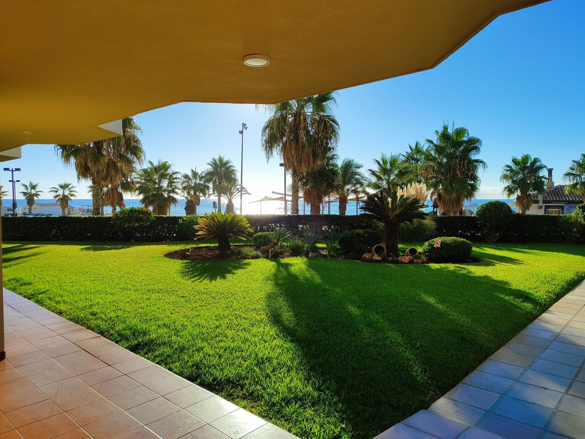 2 Bed Apartment for sale in Fuengirola Costa Del Sol, Málaga, Spain