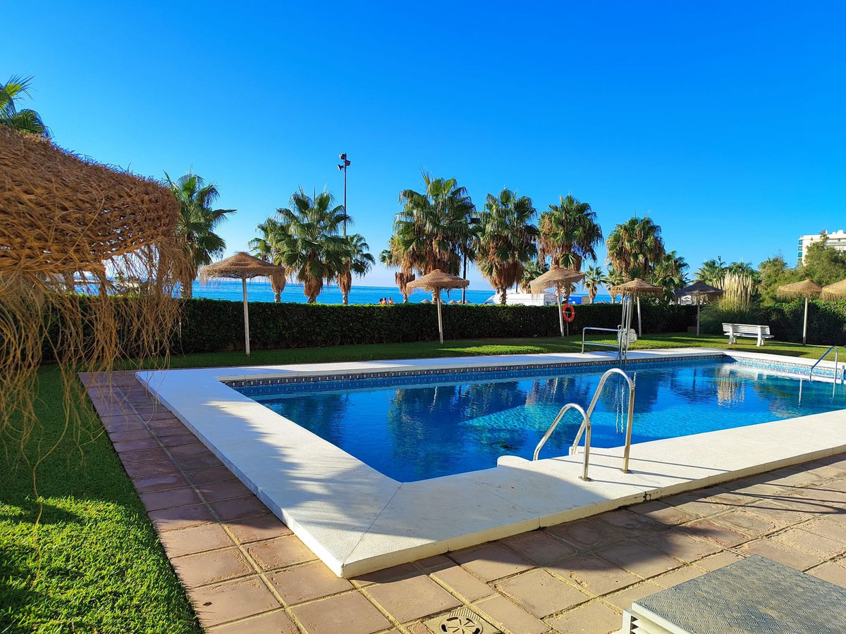 2 Bed Apartment for sale in Fuengirola Costa Del Sol, Málaga, Spain