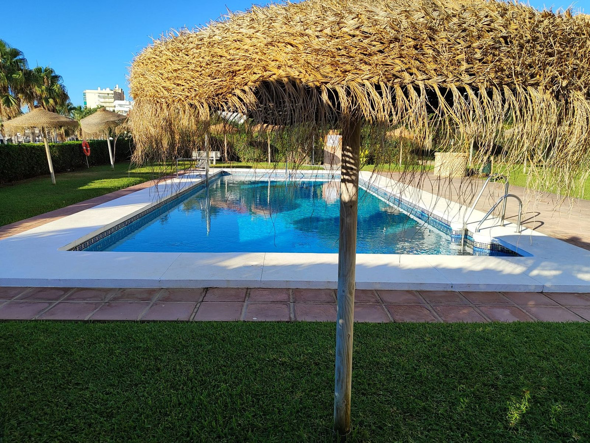 2 Bed Apartment for sale in Fuengirola Costa Del Sol, Málaga, Spain