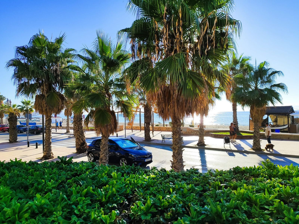 2 Bed Apartment for sale in Fuengirola Costa Del Sol, Málaga, Spain