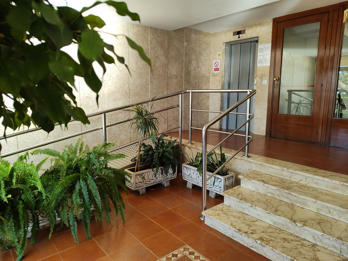 2 Bed Apartment for sale in Fuengirola Costa Del Sol, Málaga, Spain