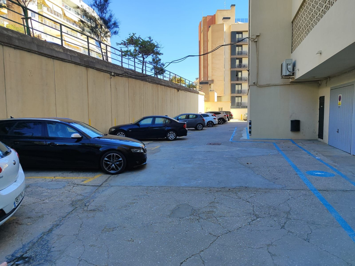 2 Bed Apartment for sale in Fuengirola Costa Del Sol, Málaga, Spain