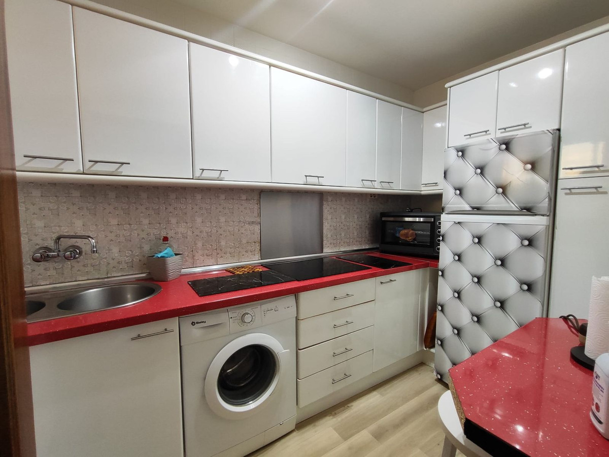 2 Bed Apartment for sale in Fuengirola Costa Del Sol, Málaga, Spain