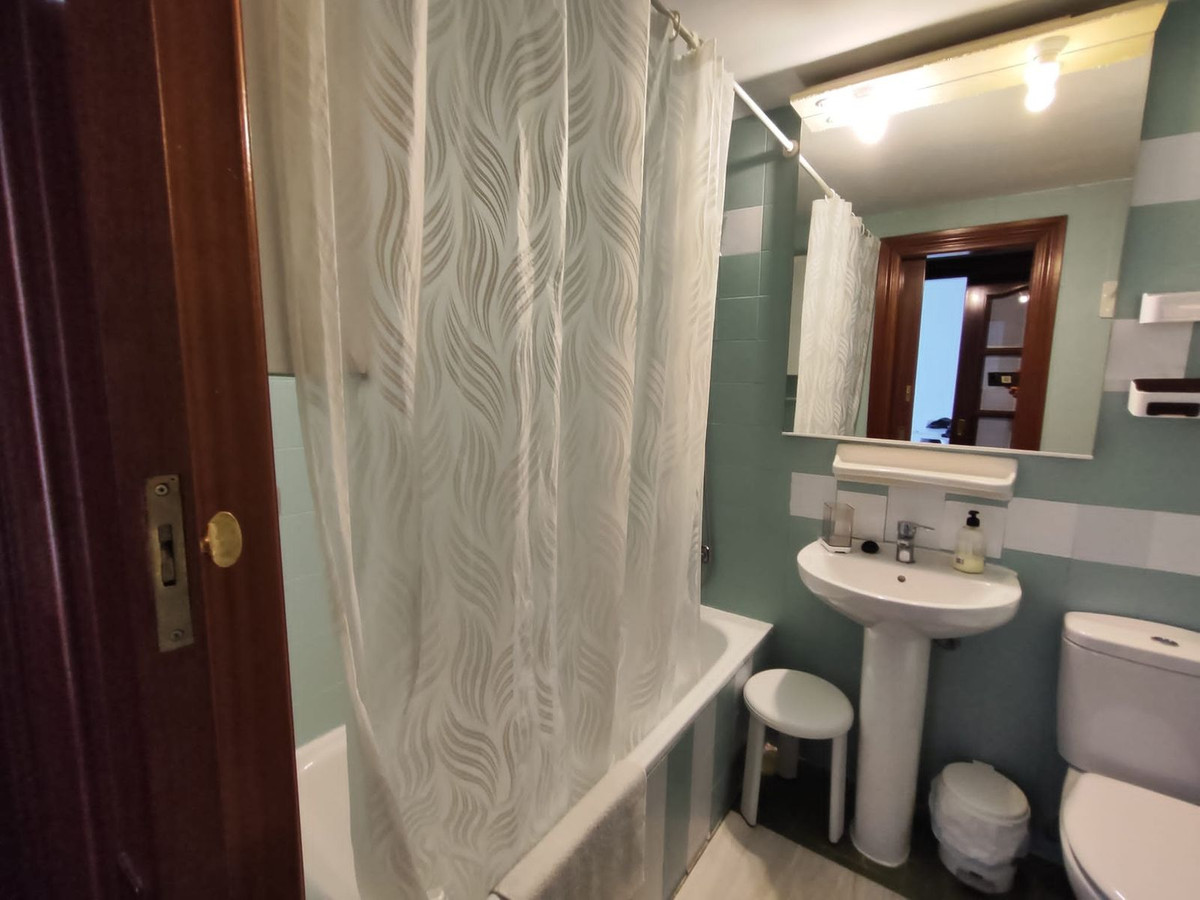 2 Bed Apartment for sale in Fuengirola Costa Del Sol, Málaga, Spain