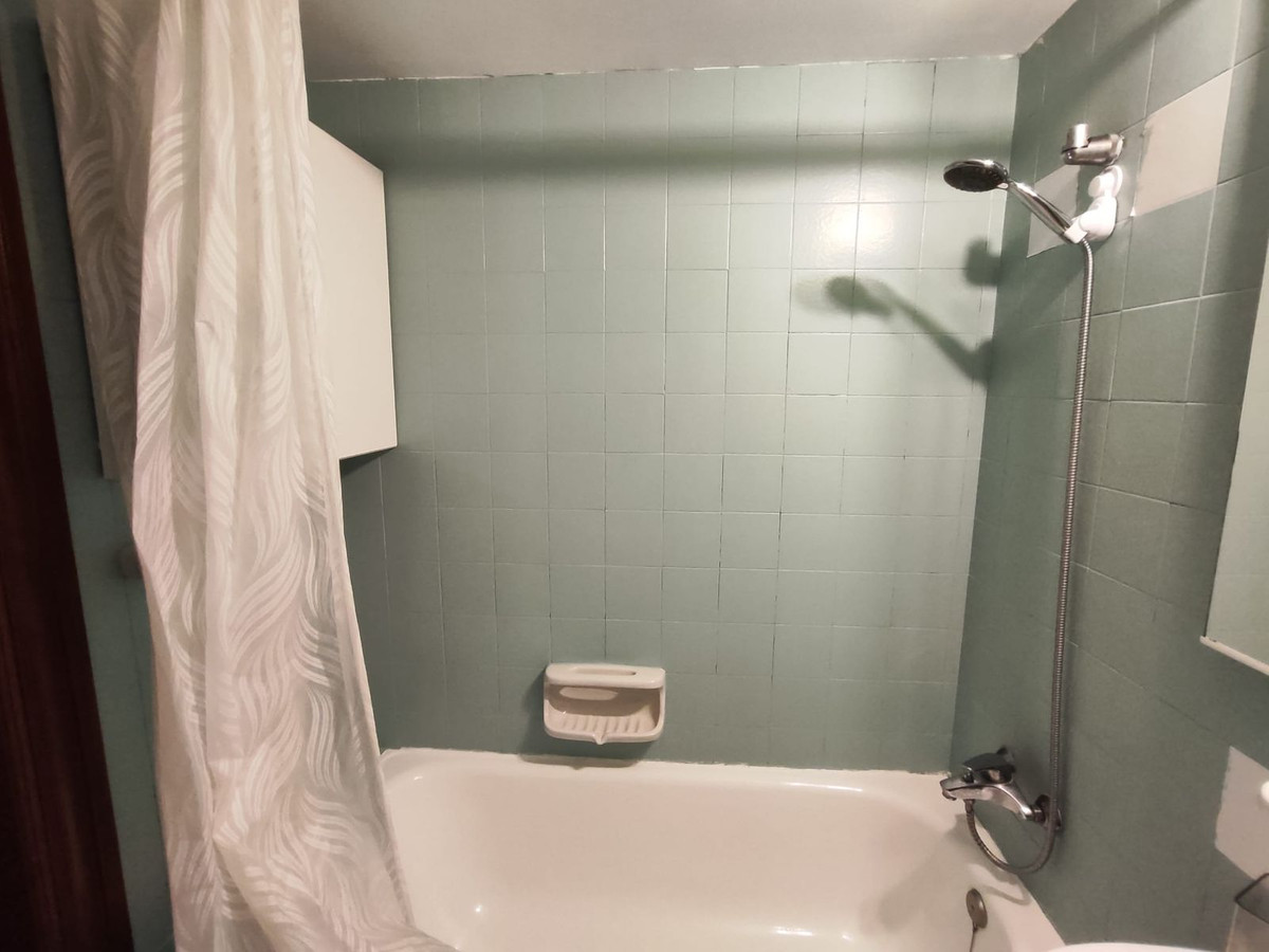 2 Bed Apartment for sale in Fuengirola Costa Del Sol, Málaga, Spain