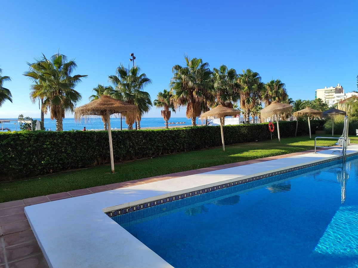 2 Bed Apartment for sale in Fuengirola Costa Del Sol, Málaga, Spain
