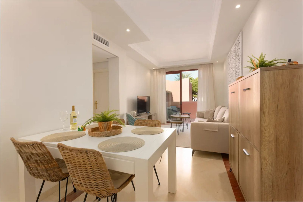 Se vende Apartamento Planta Media de 2 dormitorios en Costa Del Sol, Málaga, España