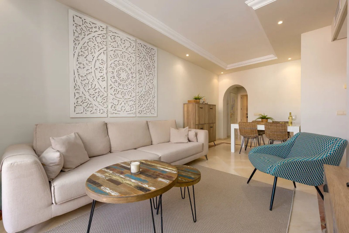 Se vende Apartamento Planta Media de 2 dormitorios en Costa Del Sol, Málaga, España