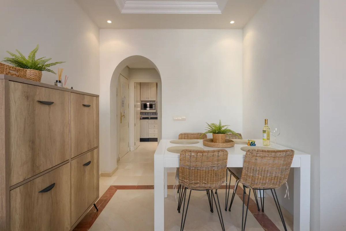 Se vende Apartamento Planta Media de 2 dormitorios en Costa Del Sol, Málaga, España