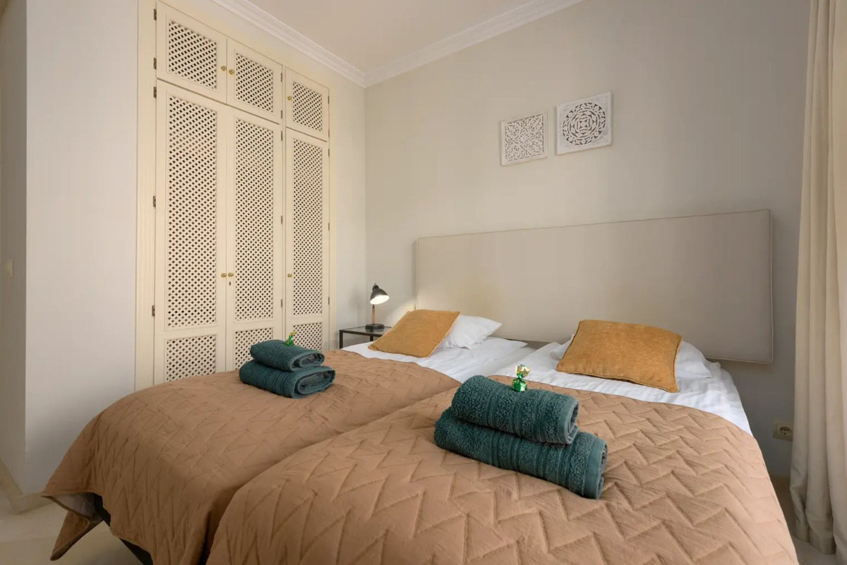 Se vende Apartamento Planta Media de 2 dormitorios en Costa Del Sol, Málaga, España