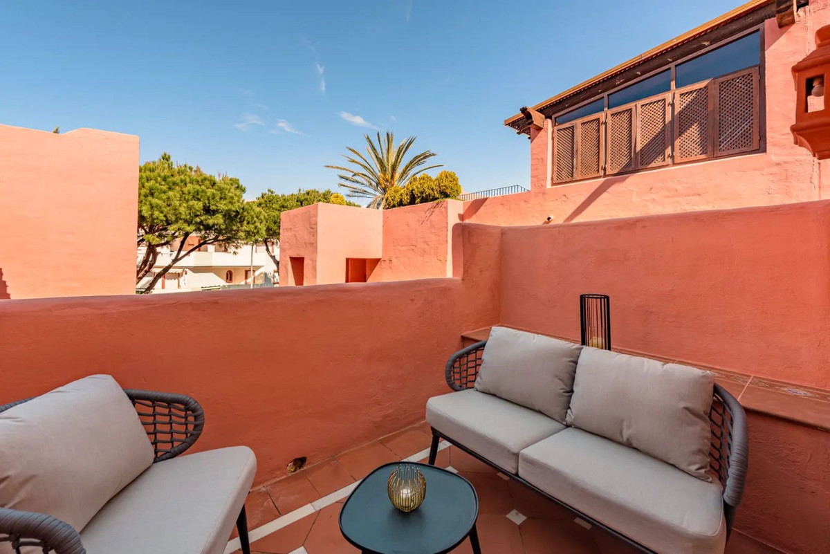 Se vende Apartamento Planta Media de 2 dormitorios en Costa Del Sol, Málaga, España