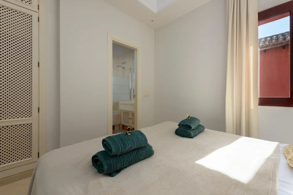 Se vende Apartamento Planta Media de 2 dormitorios en Costa Del Sol, Málaga, España