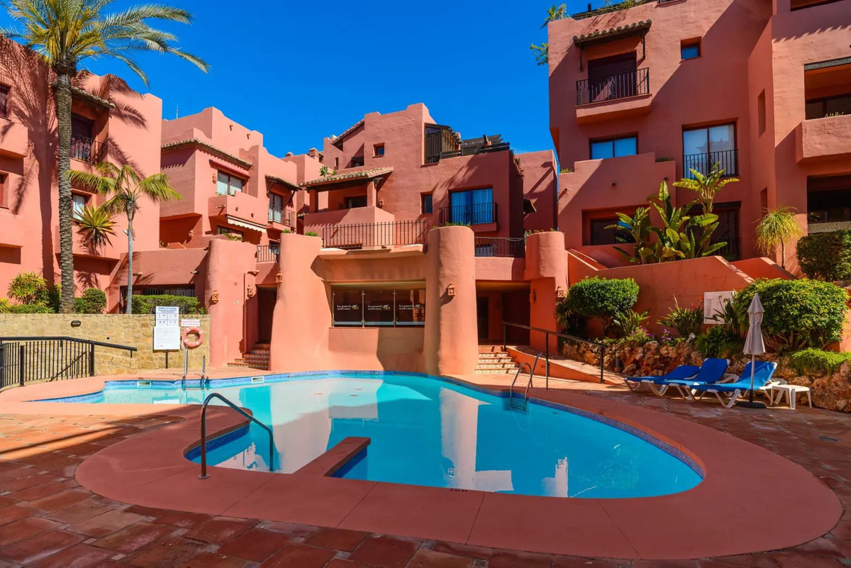 Se vende Apartamento Planta Media de 2 dormitorios en Costa Del Sol, Málaga, España