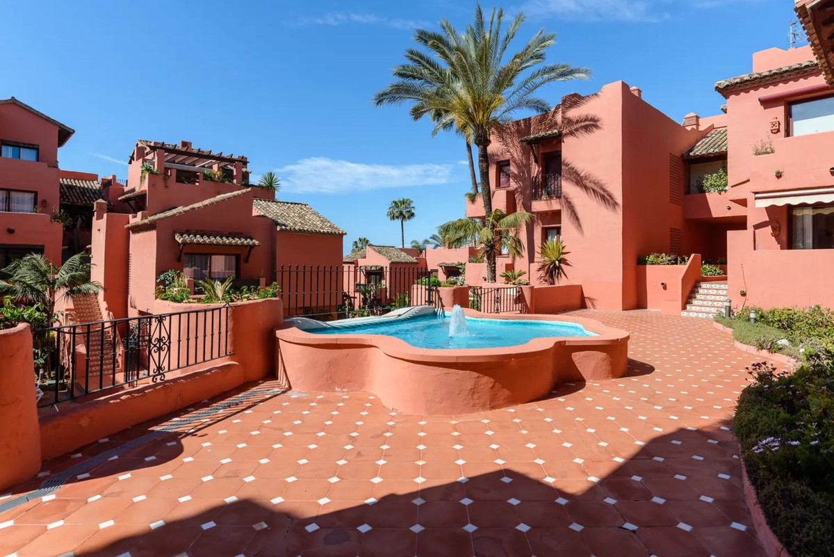 Se vende Apartamento Planta Media de 2 dormitorios en Costa Del Sol, Málaga, España