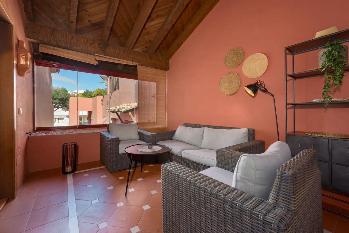 Se vende Apartamento Planta Media de 2 dormitorios en Costa Del Sol, Málaga, España
