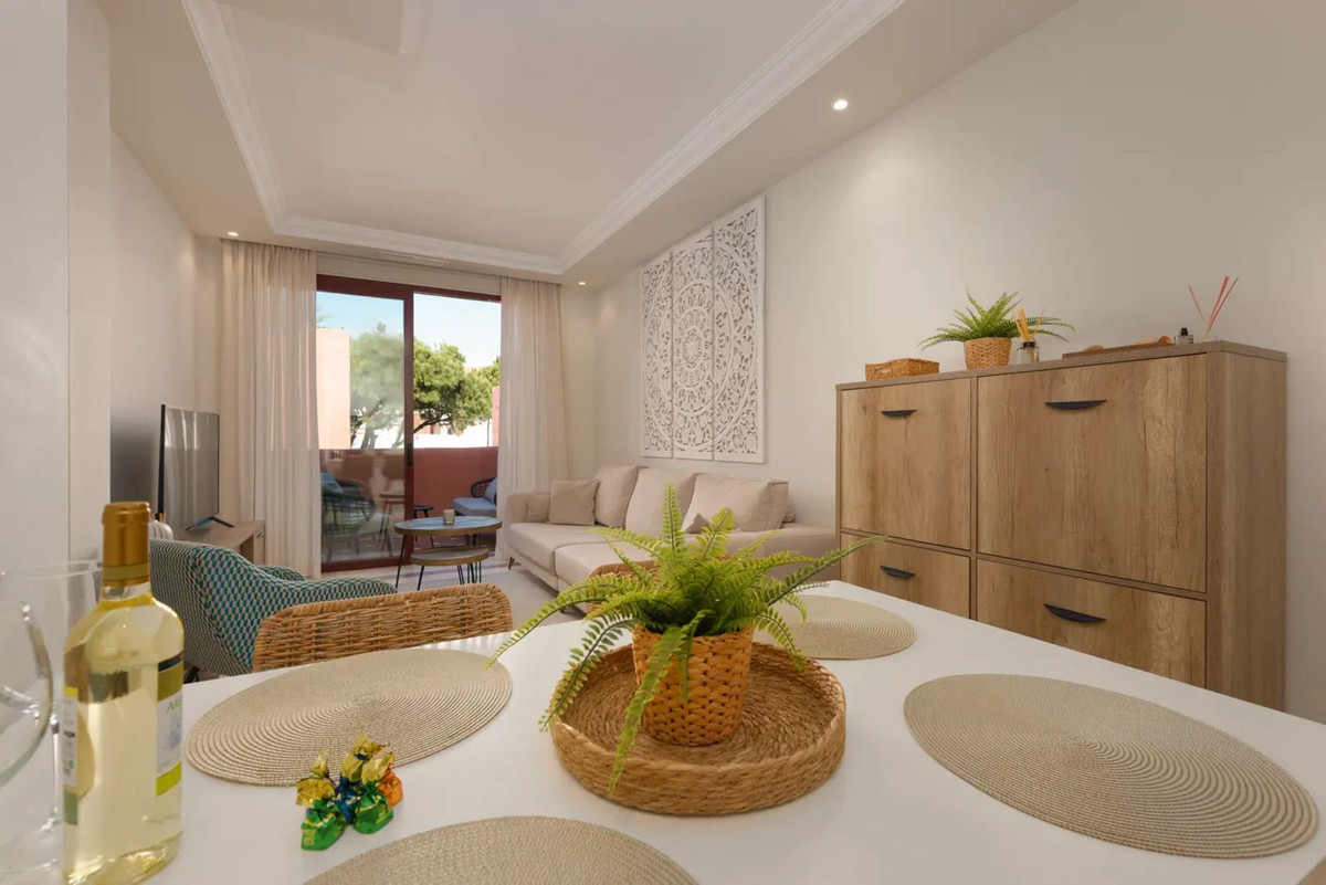Se vende Apartamento Planta Media de 2 dormitorios en Costa Del Sol, Málaga, España