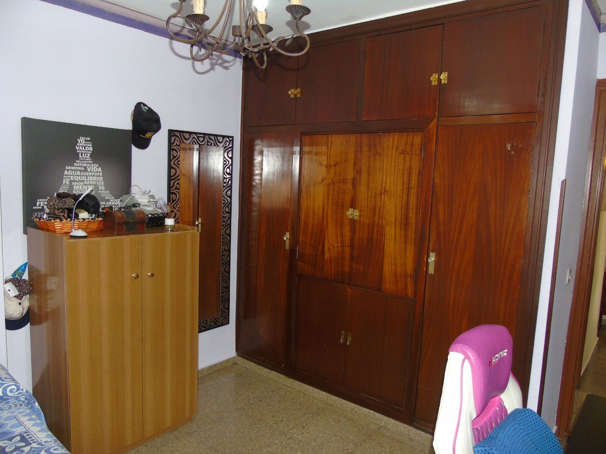 3 Bed Apartment for sale in Fuengirola Costa Del Sol, Málaga, Spain