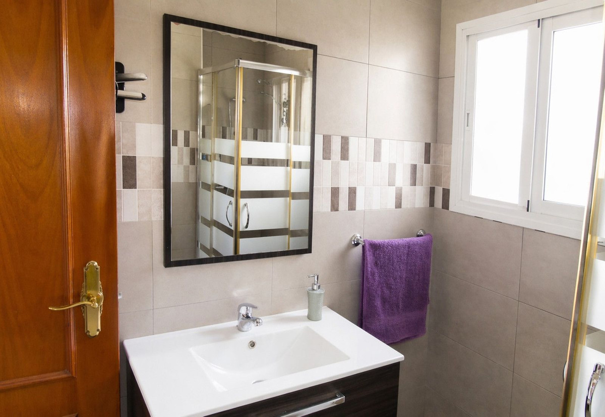 3 Bed Apartment for sale in Fuengirola Costa Del Sol, Málaga, Spain