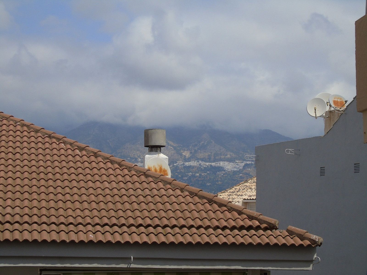 3 Bed Apartment for sale in Fuengirola Costa Del Sol, Málaga, Spain