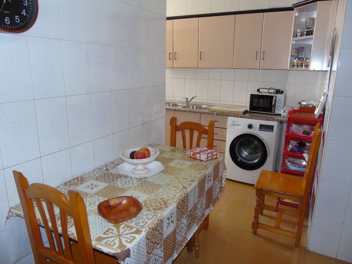 3 Bed Apartment for sale in Fuengirola Costa Del Sol, Málaga, Spain