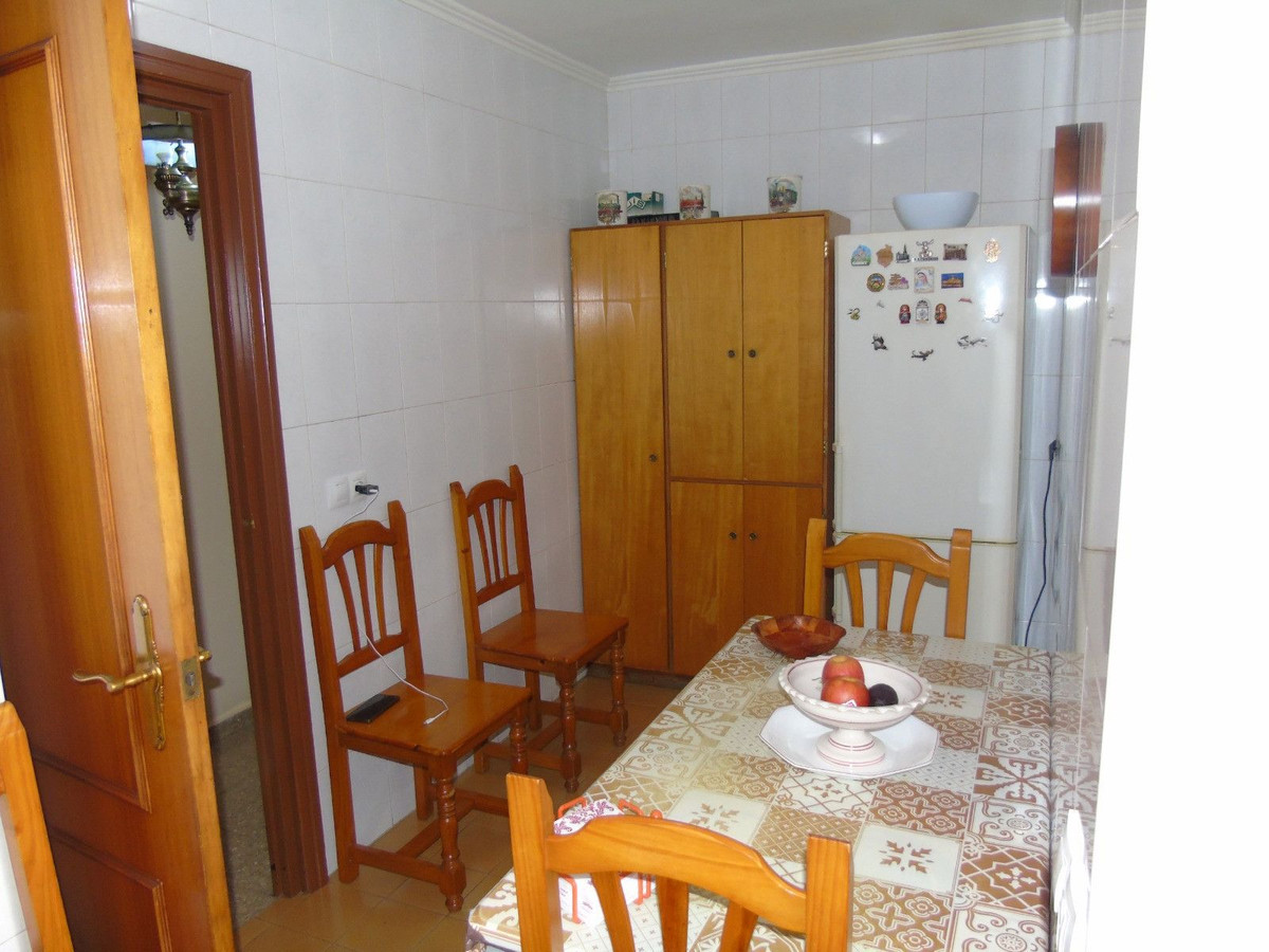 3 Bed Apartment for sale in Fuengirola Costa Del Sol, Málaga, Spain