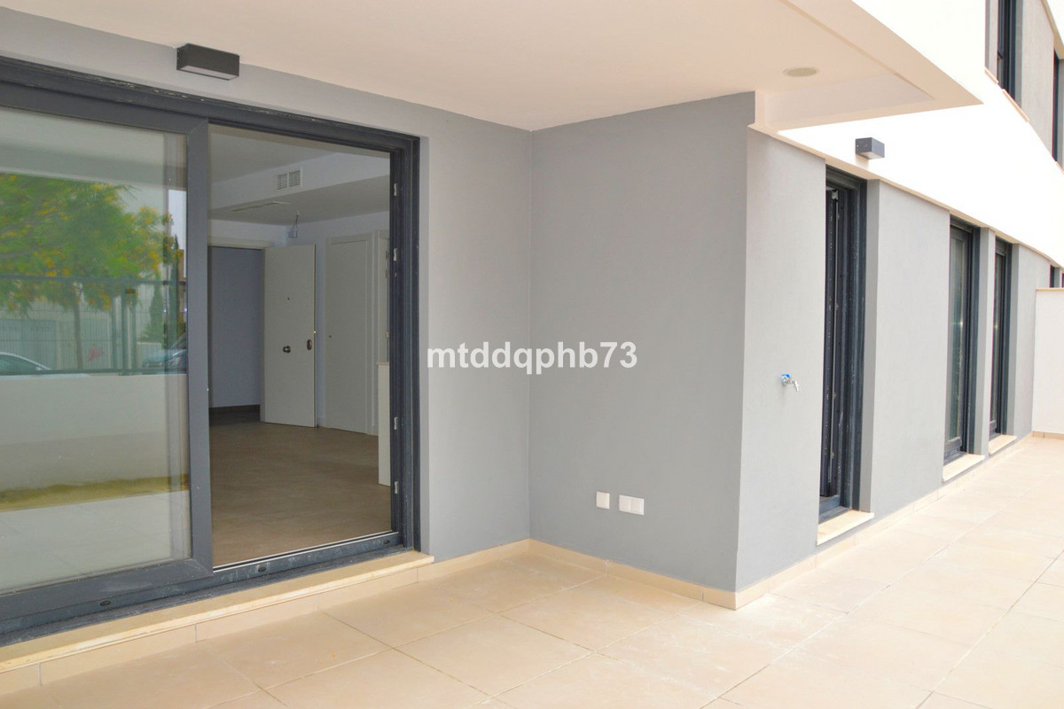 2 Bed Apartment for sale in Estepona Costa Del Sol, Málaga, Spain