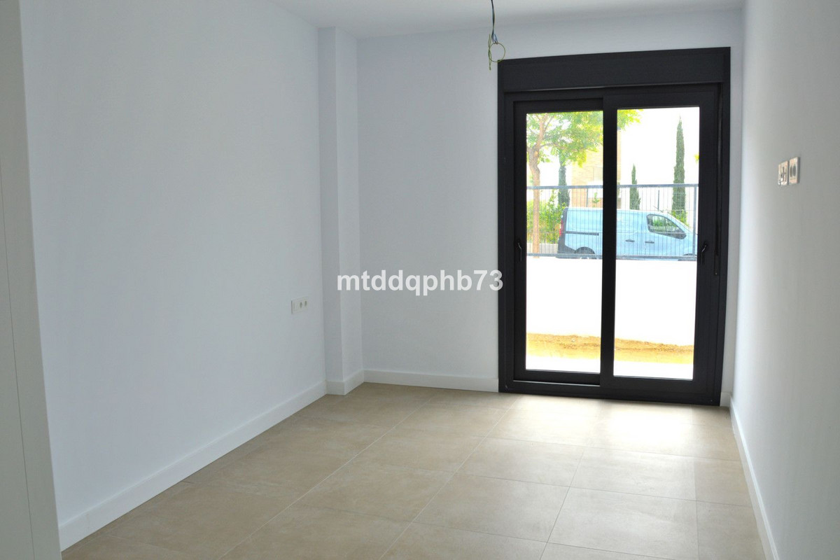 2 Bed Apartment for sale in Estepona Costa Del Sol, Málaga, Spain
