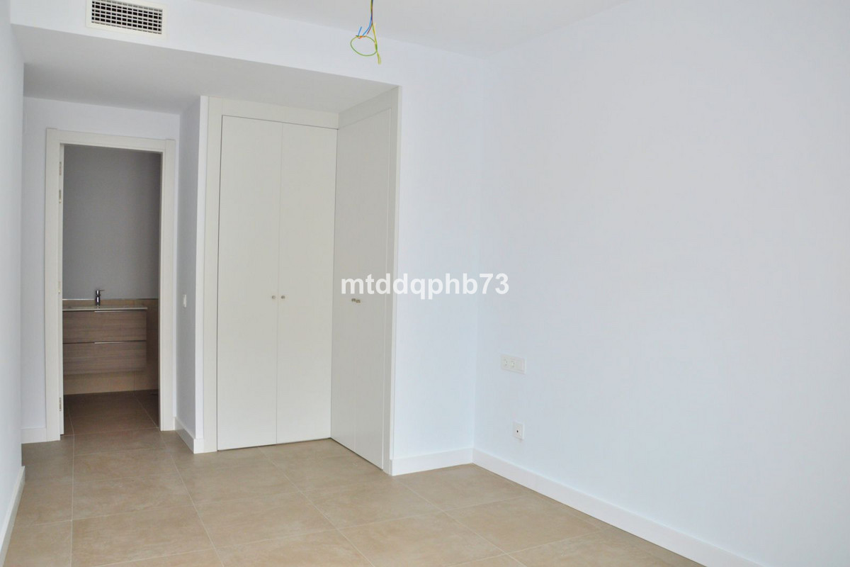 2 Bed Apartment for sale in Estepona Costa Del Sol, Málaga, Spain