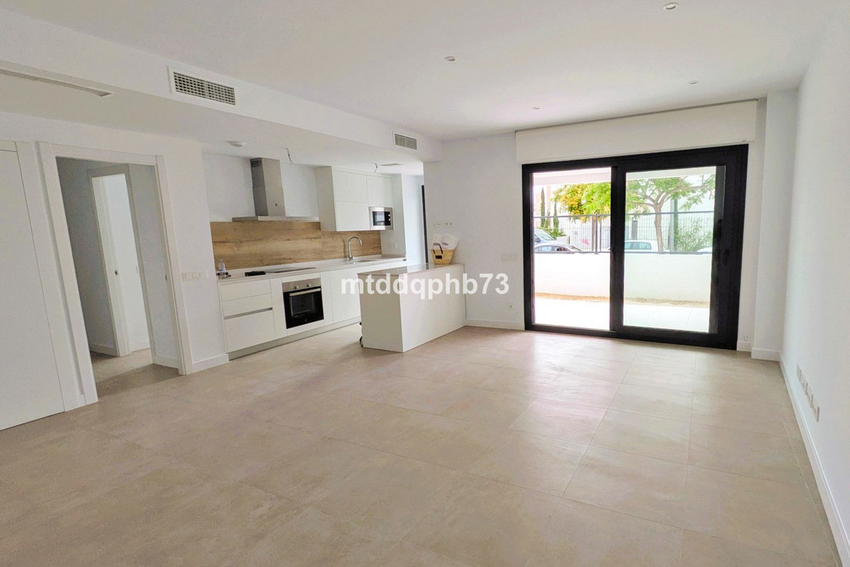 2 Bed Apartment for sale in Estepona Costa Del Sol, Málaga, Spain