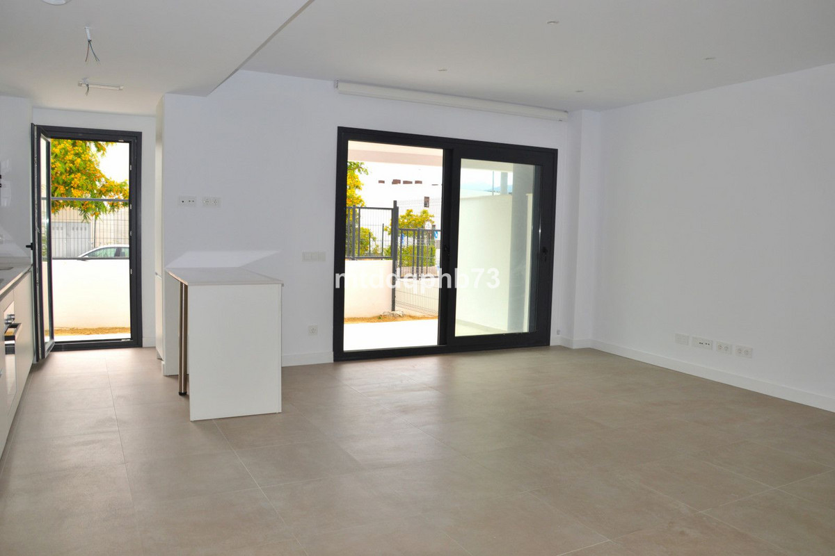 2 Bed Apartment for sale in Estepona Costa Del Sol, Málaga, Spain