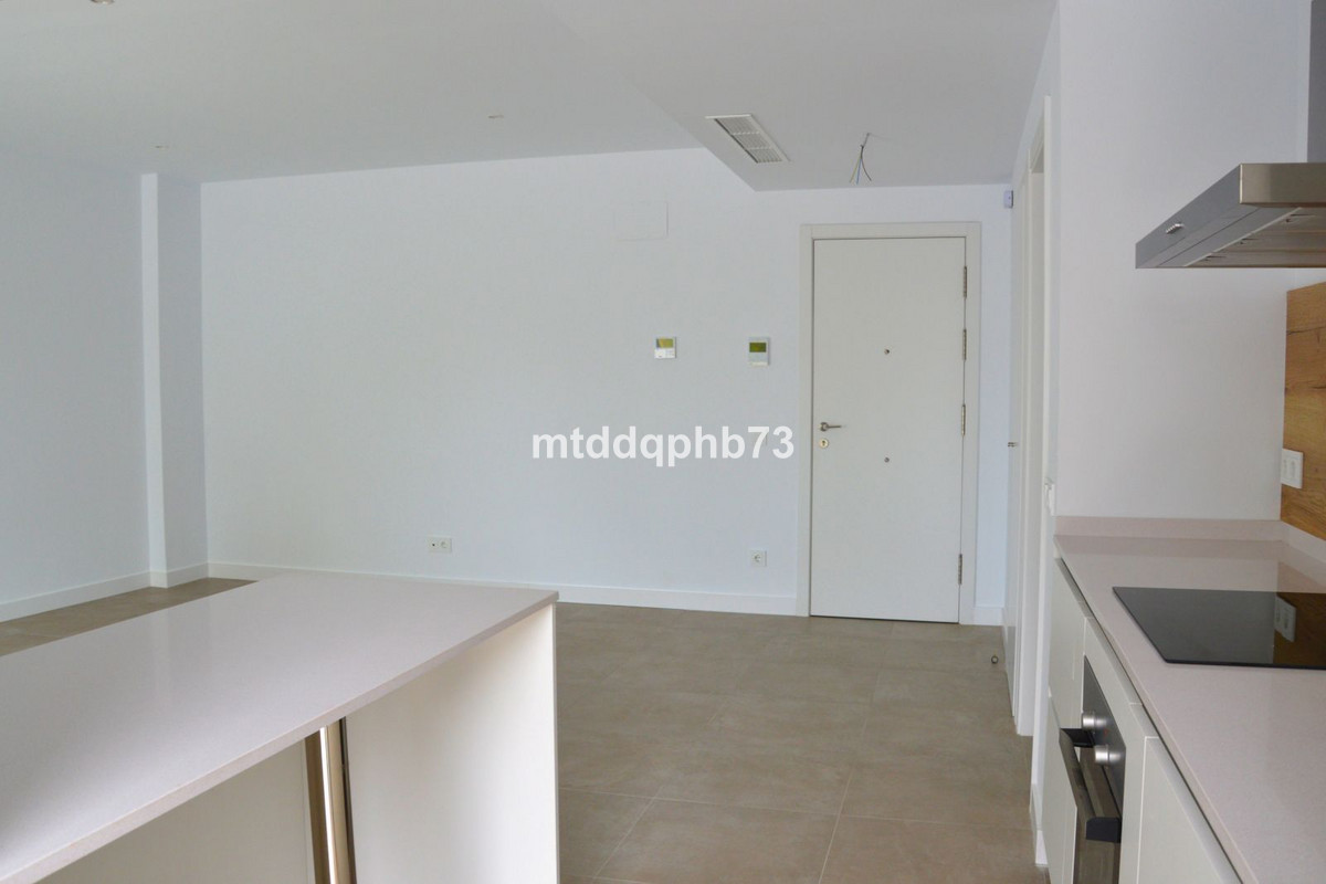 2 Bed Apartment for sale in Estepona Costa Del Sol, Málaga, Spain