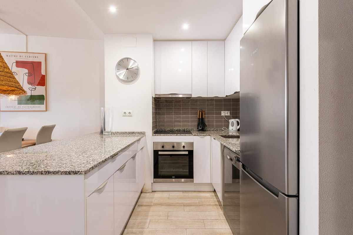 1 Bed Apartment for sale in Estepona Costa Del Sol, Málaga, Spain