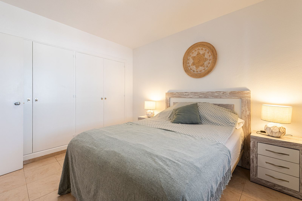 1 Bed Apartment for sale in Estepona Costa Del Sol, Málaga, Spain