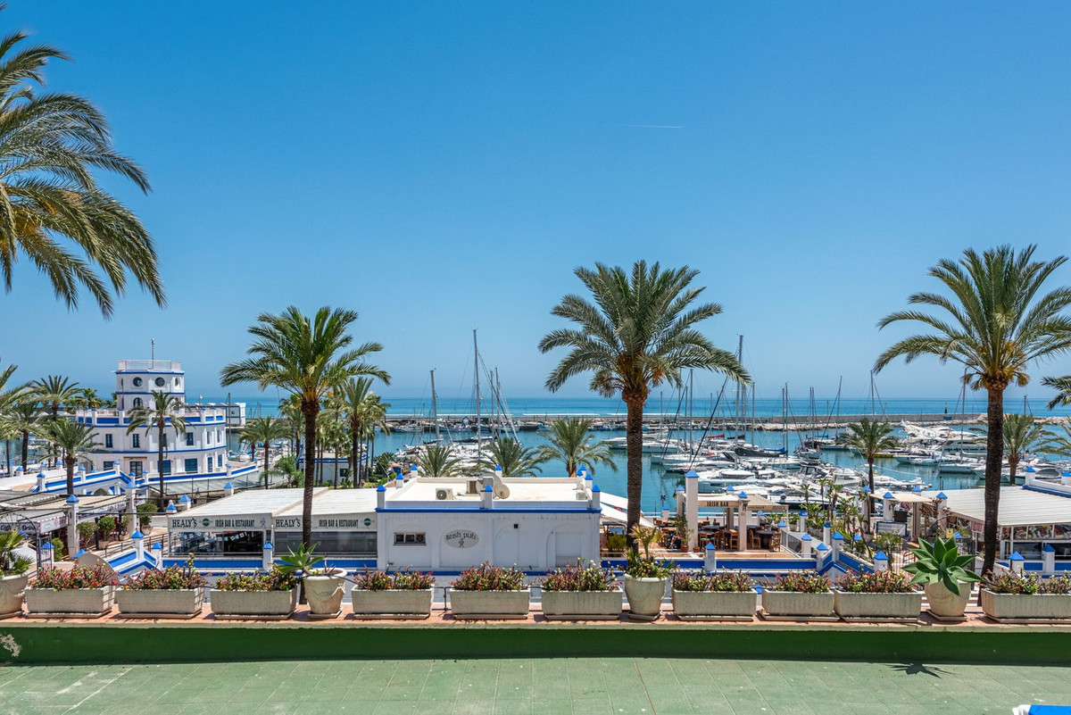 1 Bed Apartment for sale in Estepona Costa Del Sol, Málaga, Spain