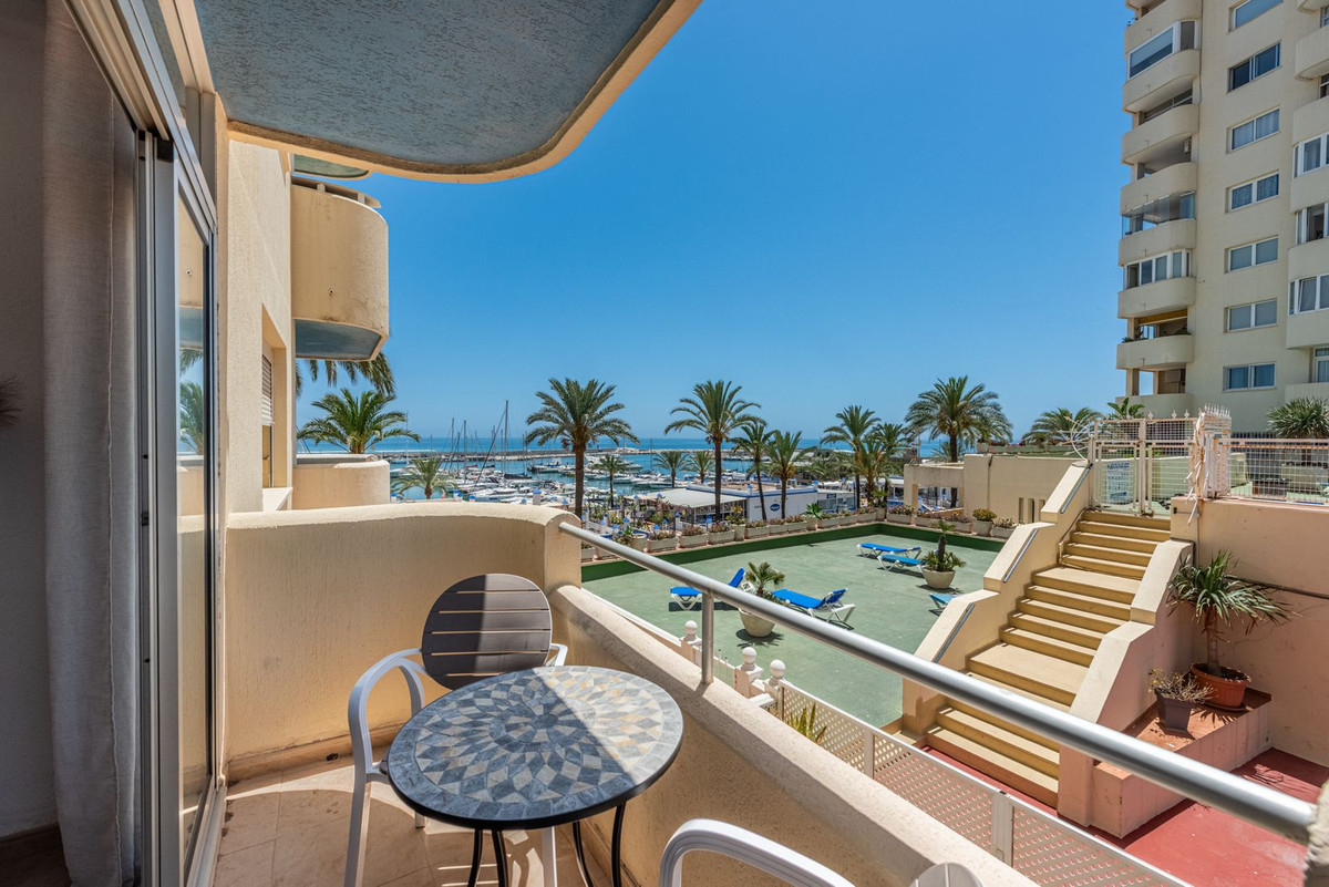 1 Bed Apartment for sale in Estepona Costa Del Sol, Málaga, Spain