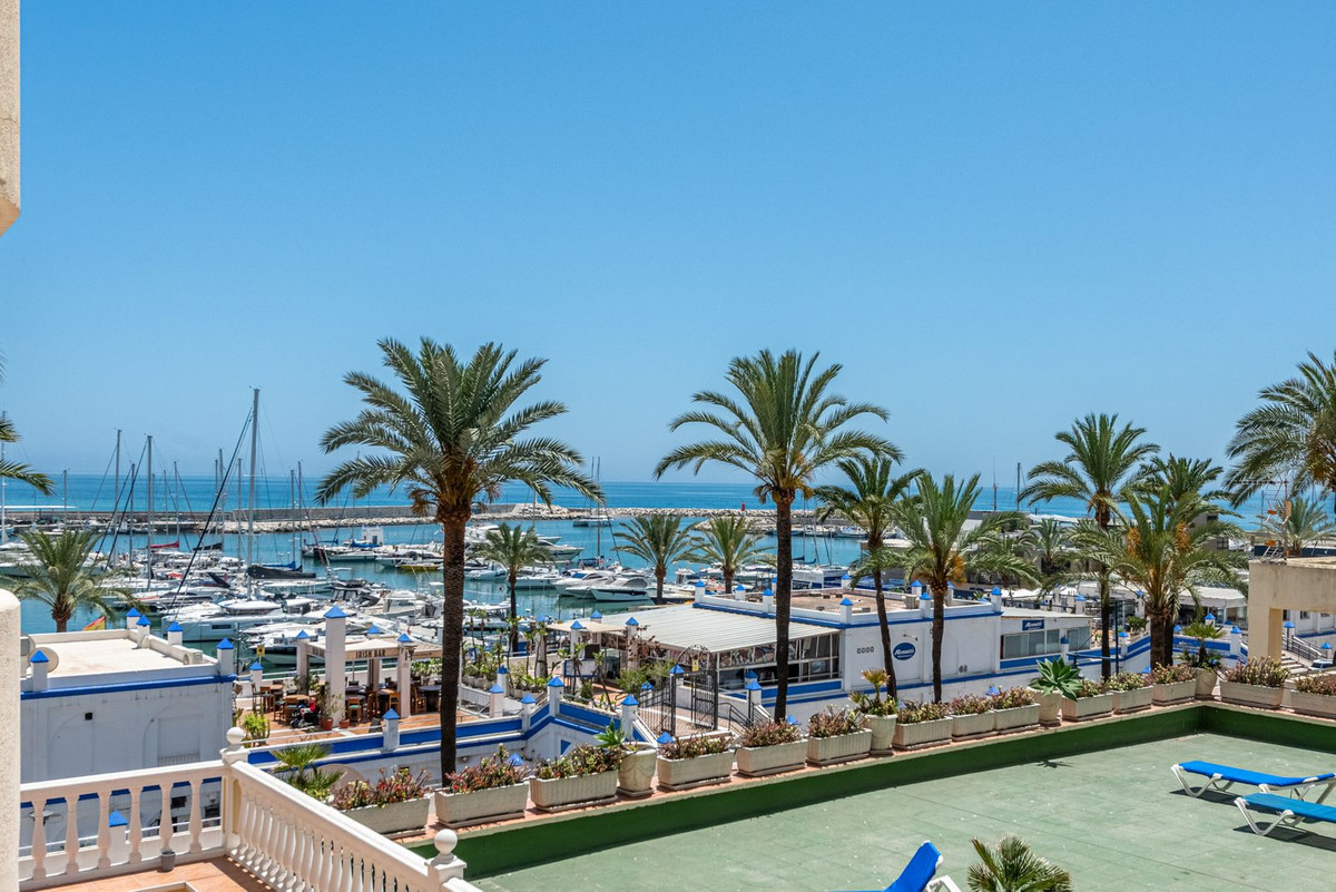 1 Bed Apartment for sale in Estepona Costa Del Sol, Málaga, Spain