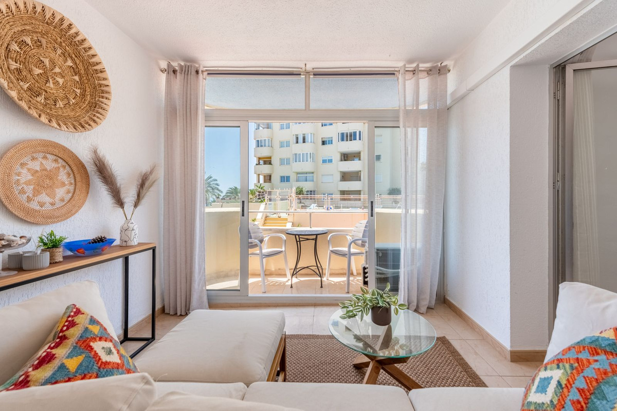 1 Bed Apartment for sale in Estepona Costa Del Sol, Málaga, Spain