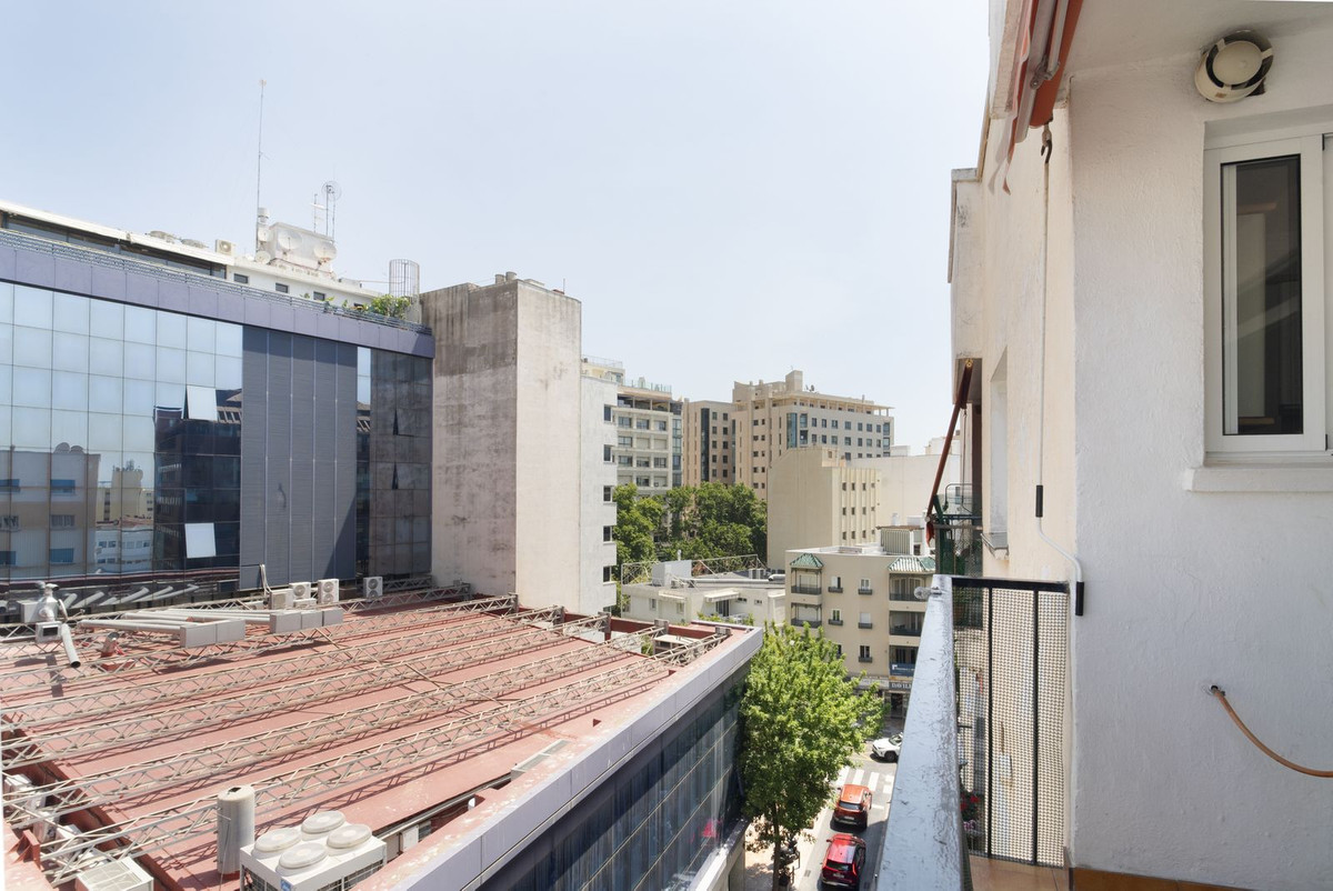 2 Bed Apartment for sale in Marbella Costa Del Sol, Málaga, Spain
