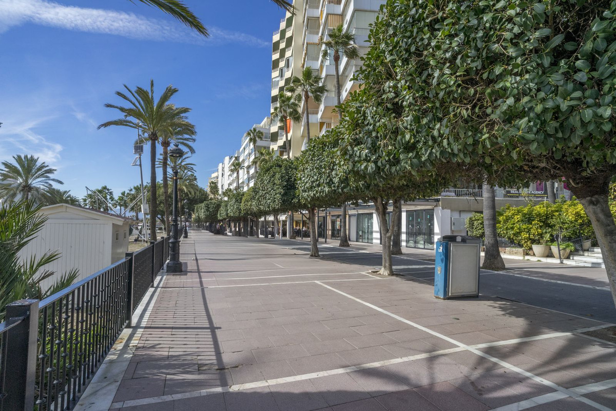 2 Bed Apartment for sale in Marbella Costa Del Sol, Málaga, Spain
