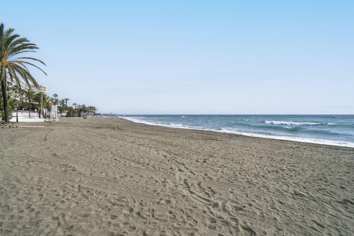 2 Bed Apartment for sale in Marbella Costa Del Sol, Málaga, Spain