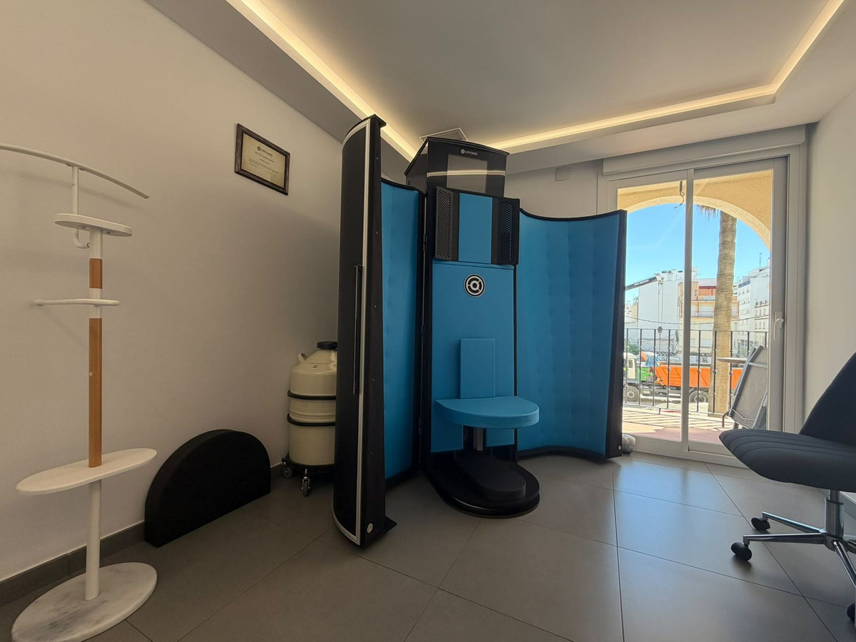 4 Bed Commercial unit for sale in Estepona Costa Del Sol, Málaga, Spain