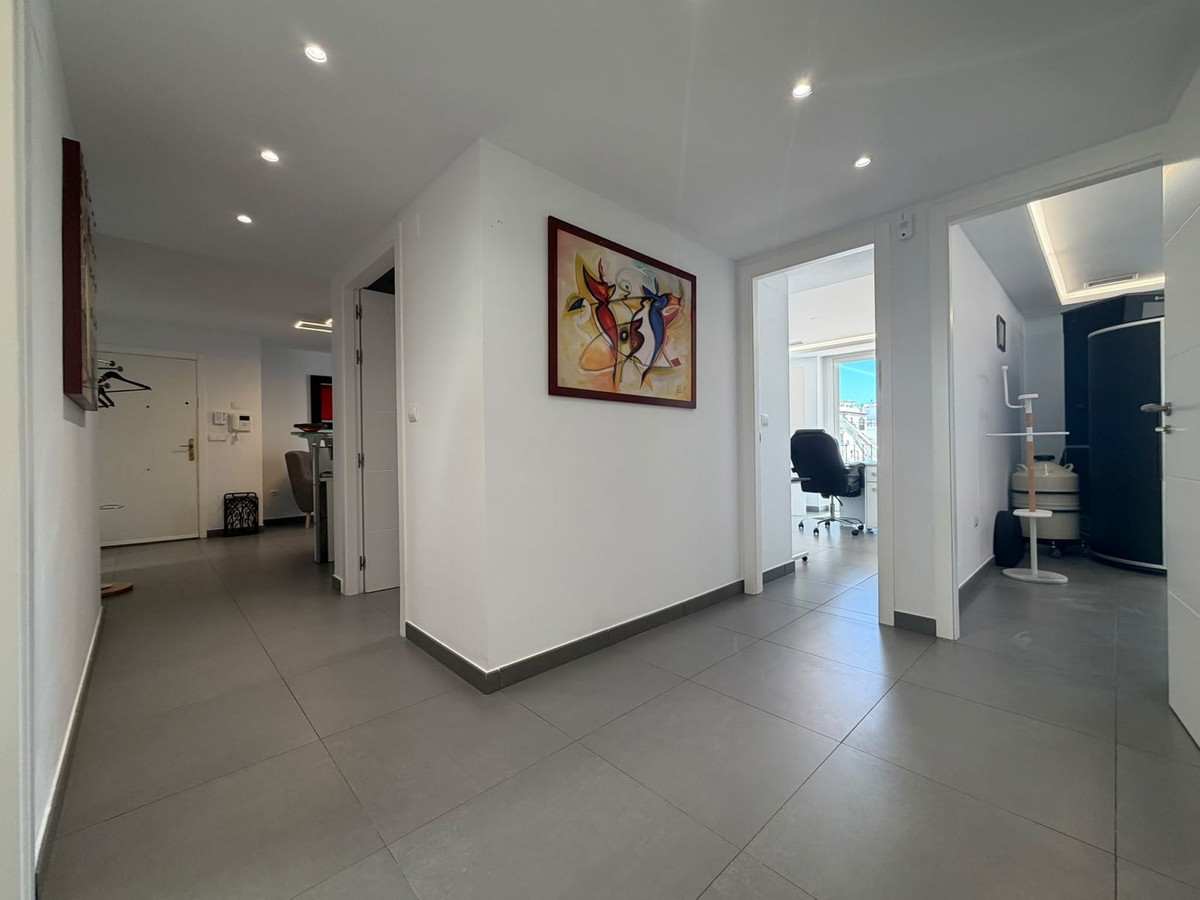 4 Bed Commercial unit for sale in Estepona Costa Del Sol, Málaga, Spain
