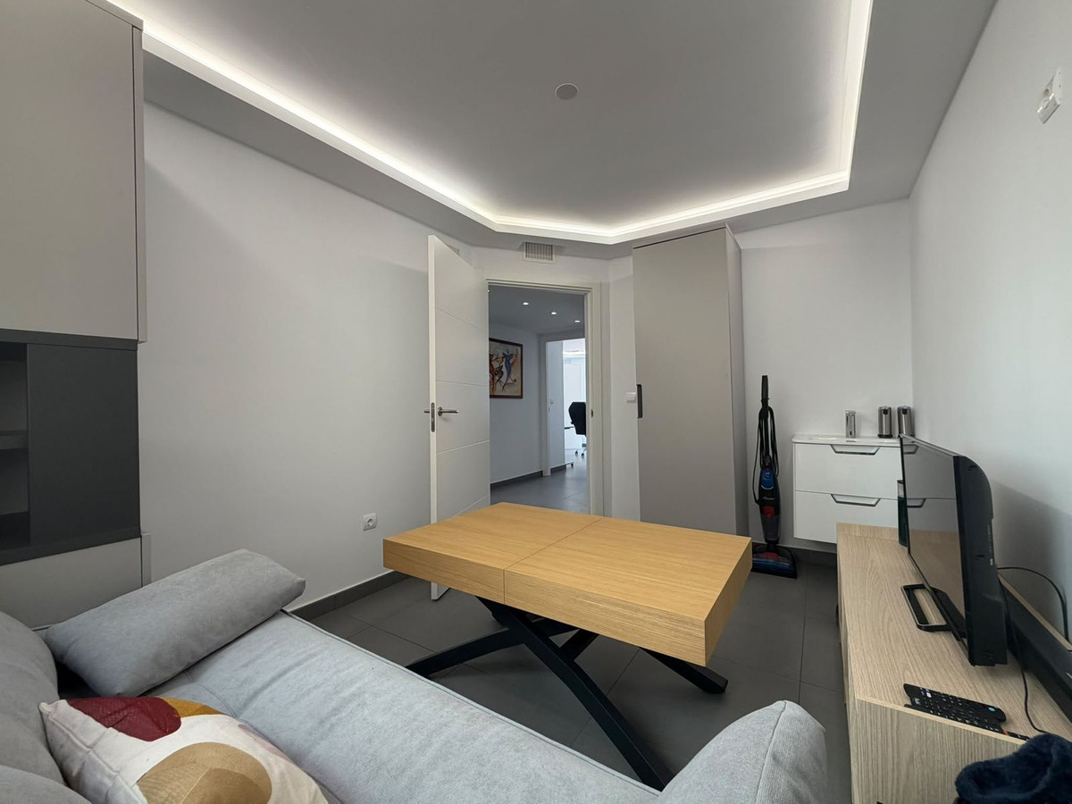 4 Bed Commercial unit for sale in Estepona Costa Del Sol, Málaga, Spain
