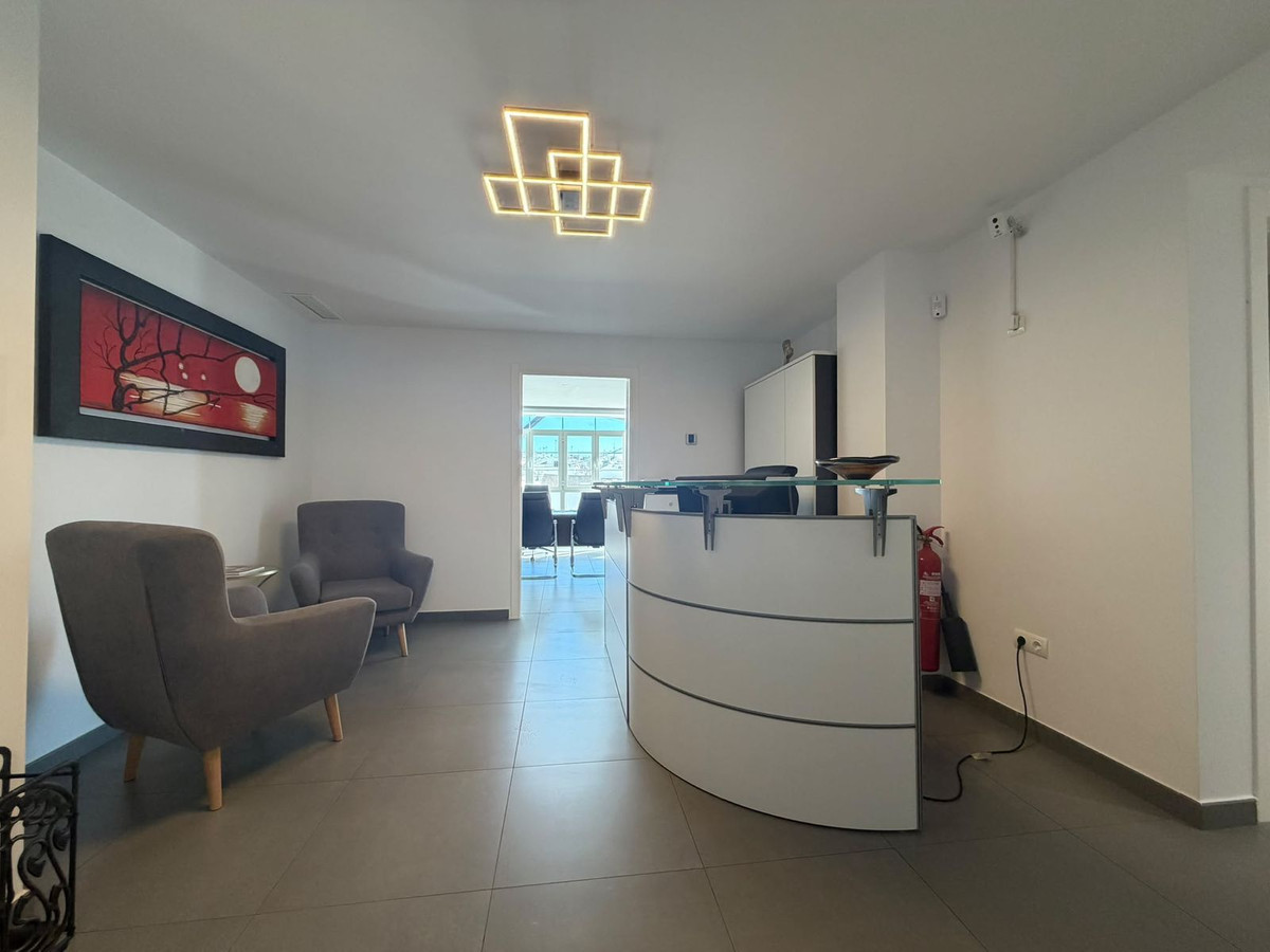 4 Bed Commercial unit for sale in Estepona Costa Del Sol, Málaga, Spain