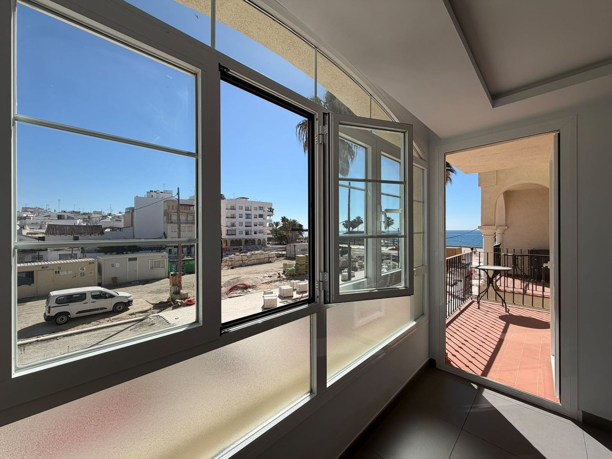 4 Bed Commercial unit for sale in Estepona Costa Del Sol, Málaga, Spain