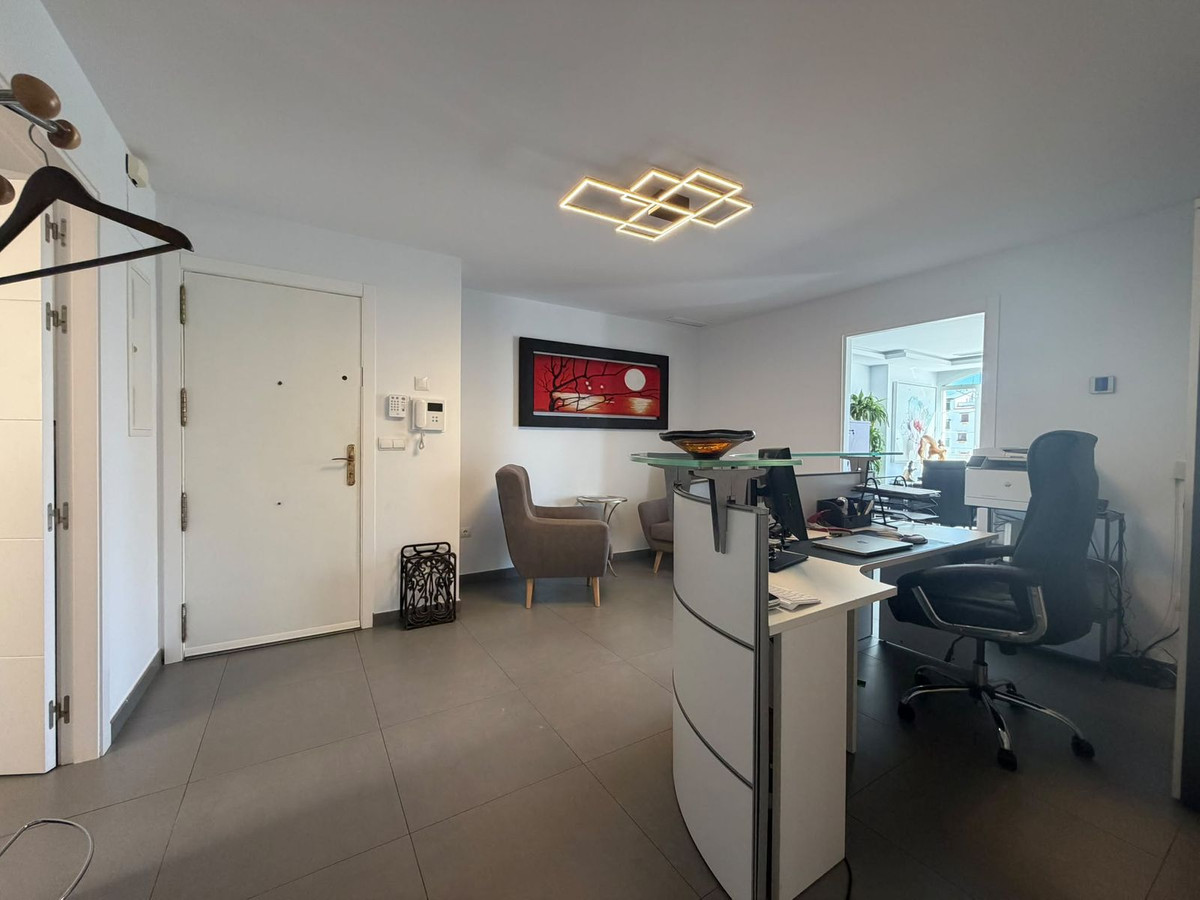 4 Bed Commercial unit for sale in Estepona Costa Del Sol, Málaga, Spain